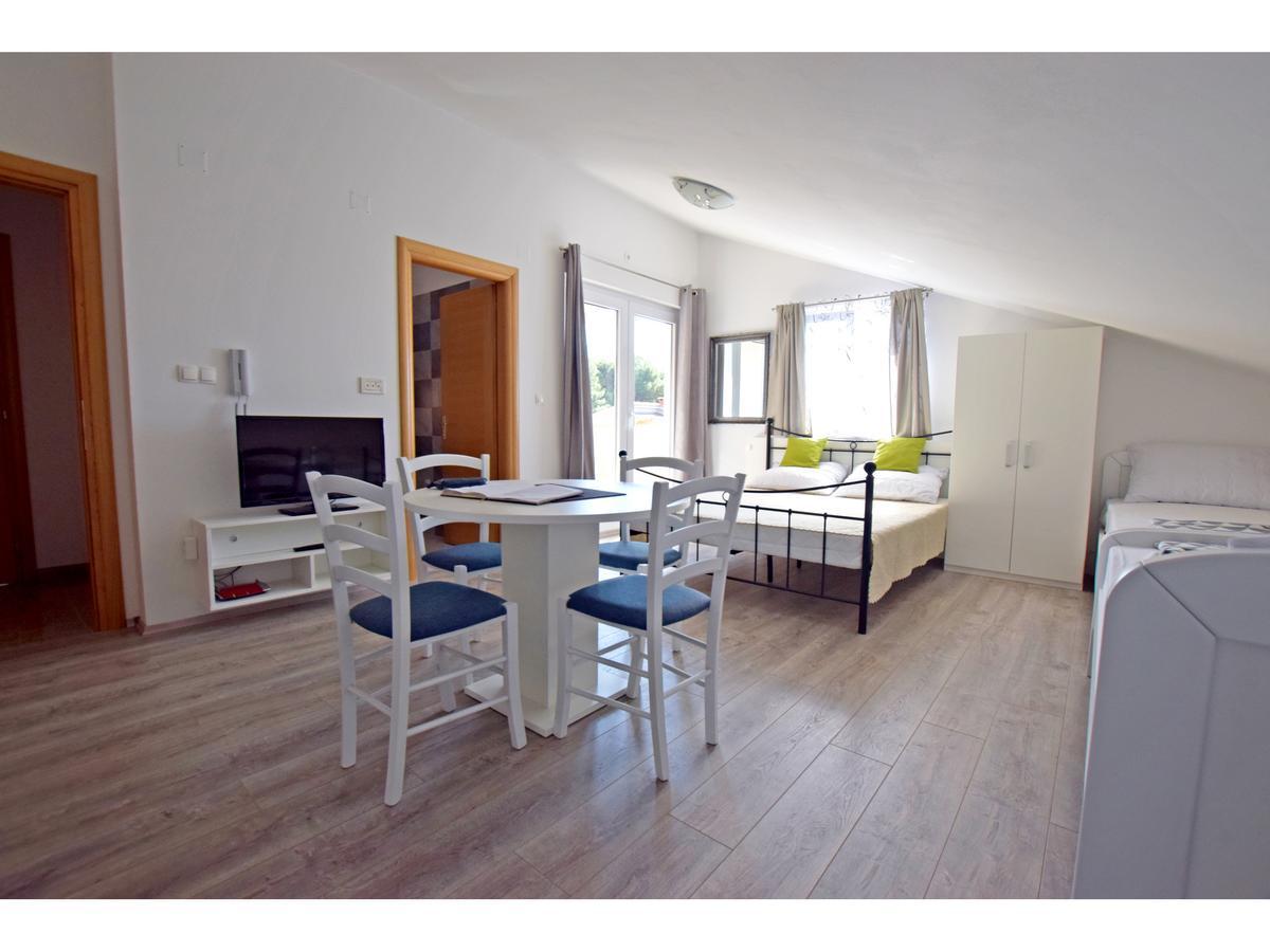 Apartman Branka Стариград-Пакленица Екстериор снимка